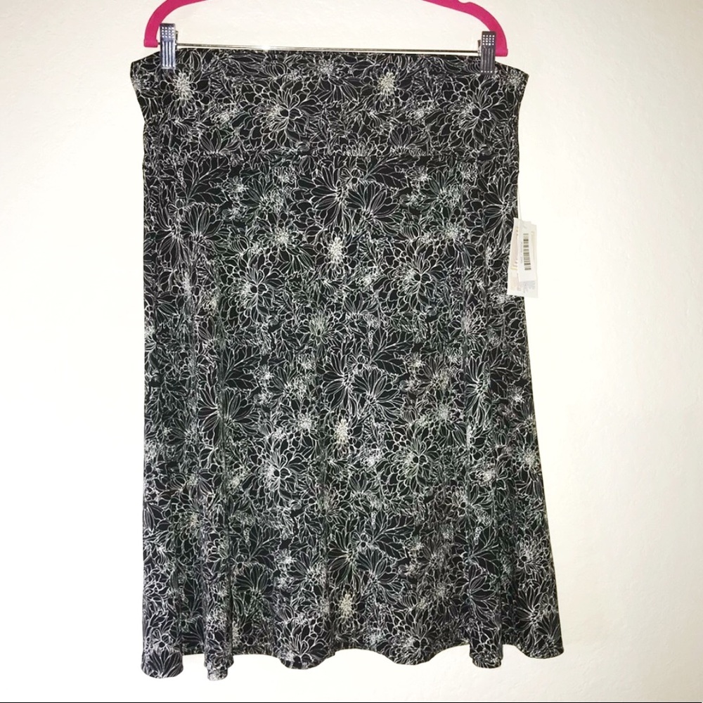 LuLaRoe Floral Azure Skirt BNWT 2X Black & White
